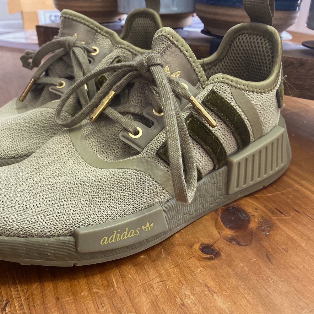 Adidas X3E Barely worn. Running and all around shoe. Olive color.